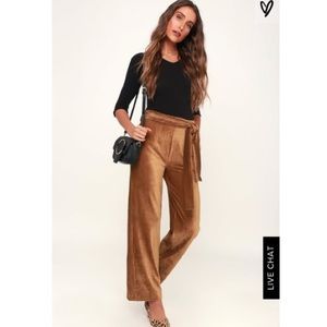 NWT Lulu’s Wide Legged Ribbed Velvet Pants!